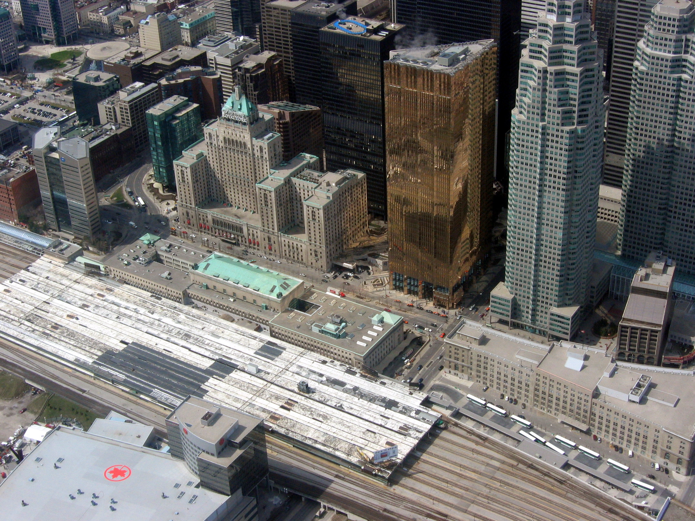 FLying over Toronto April 20 2004 20.jpg